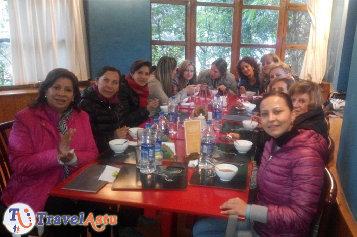 grupo de mujeres gira India